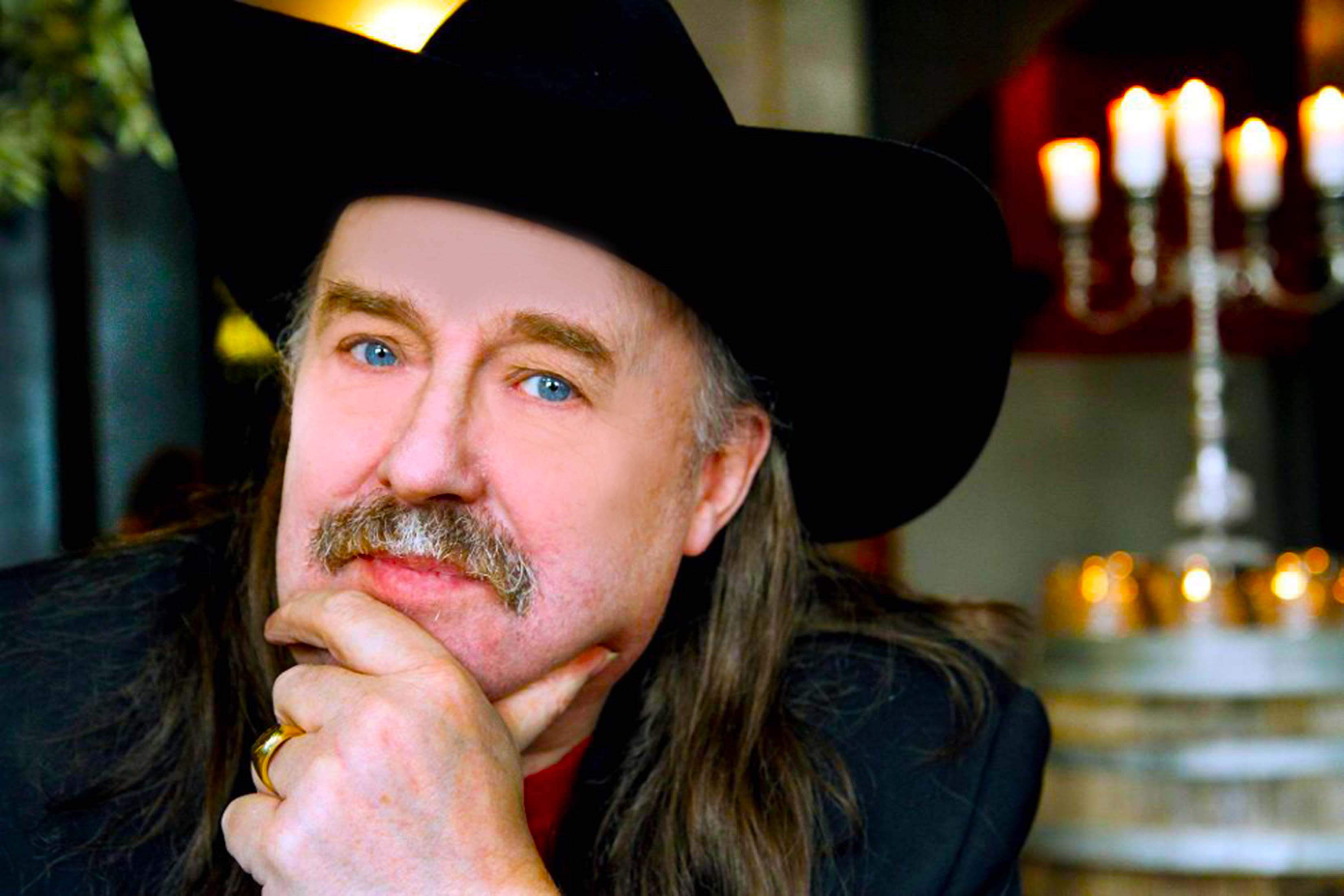 Artikkelbilde til artikkelen NORSK ARTISTFORBUND RYDDER OG OMORGANISERER