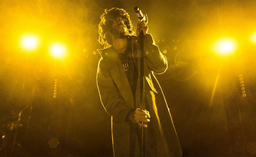 APPLE GJØR UNGE ARTISTER TIL POPSTJERNER